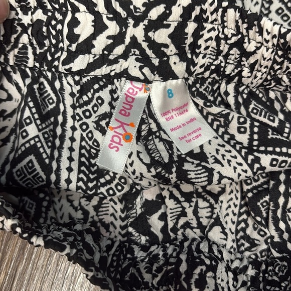 Girls shorts Japna Kids brand black and white aztec design size 8 - Picture 4 of 4